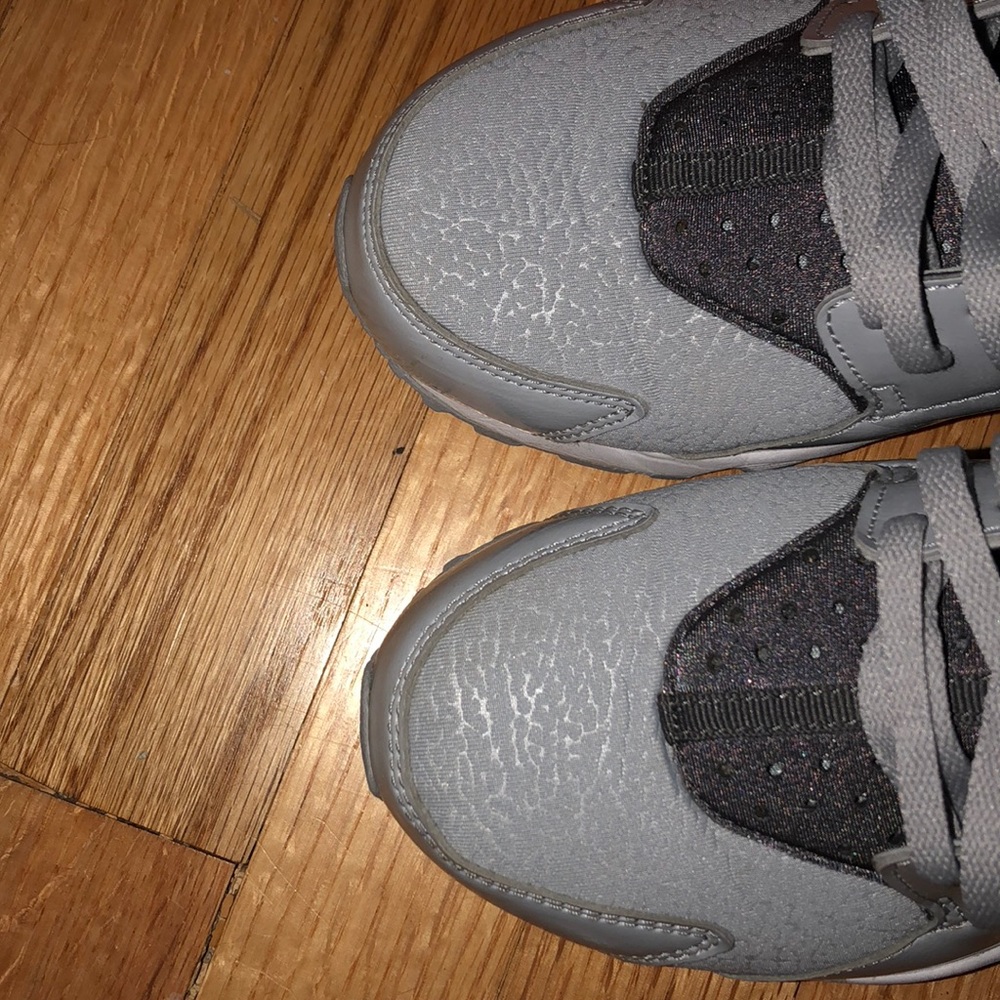 Rare gray on gray on white nike air huaraches - Picture 7 of 7